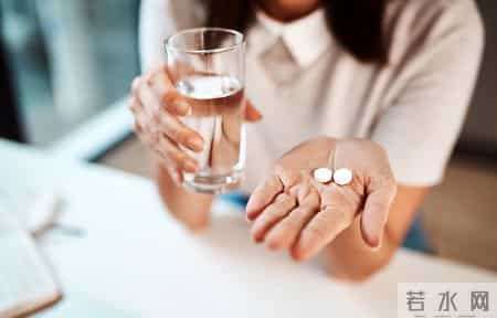 65岁大爷血压骤降昏迷，医生：苯磺酸氨氯地平不可和这5种药搭配