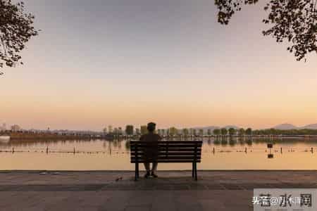 82岁老人临终劝告：有三种养老方式千万不要选，宁愿孤独也别后悔