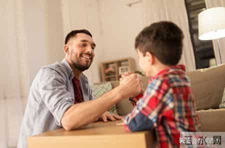 聪明爸爸都在学：育儿必修课，每天问孩子6个问题，不费嘴见效快