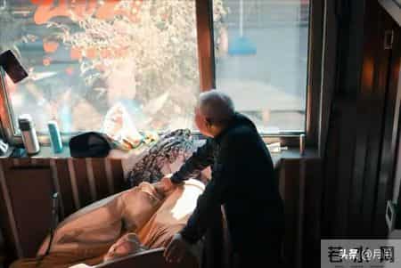 晚年独居，备好这3样“救命物”，比子女在身边还安心