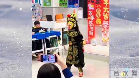 7岁女孩变脸表演超有范儿--惊喜一波接一波--白信从容