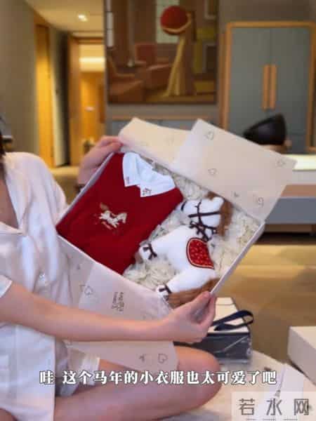 马筱梅孕晚期拍写真，全身只胖肚子，直言自己订月子餐不期待他人