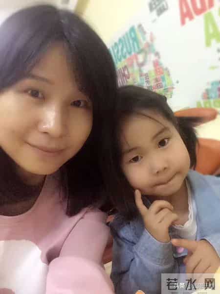 单亲妈妈月入三千，靠微信附近的人翻身，她没恋爱却重组了家