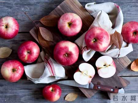 苹果立大功？医生发现：经常吃苹果的人，不出半年，或有这3变化