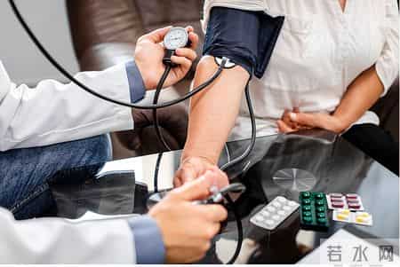 医生调查发现：高血压患者过了75岁，基本都有5现状，要坦然接受