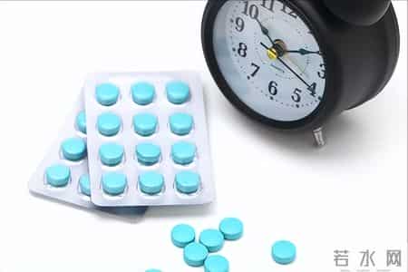 65岁大妈心脏骤停去世，医生遗憾指出：长期吃安眠药犯了3个禁忌