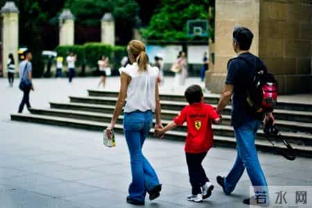 老了才明白：高级的养老是“跟”子女，而不是“靠”子女