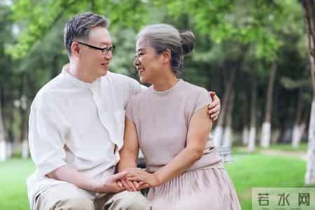 老了只剩自己别怕！守住这5条底线，独居生活照样过成诗和远方