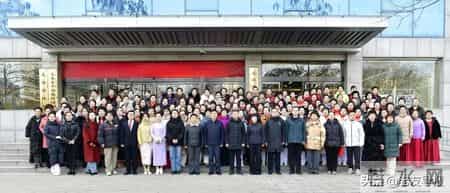 盂县举办老干部迎新年文艺展演活动