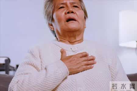 山东一66岁大妈喜欢睡前泡脚，不久脑梗去世，医生怒斥：太无知了