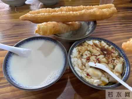 55岁女子糖尿病住院，医生呼吁：两种早餐尽量少吃，别再贪嘴了