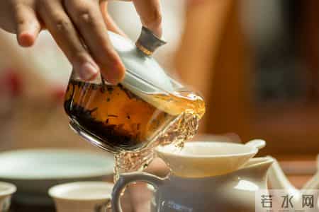 茶叶再次被关注！医生发现：高血脂人常喝茶，或出现这些变化