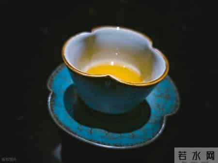 同样是穷，为什么有人越耍越爽，有人越熬越丧？答案藏这一句话里