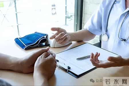 60岁大爷晕倒家中，医生提醒：坦索罗辛不可和这3种药搭配