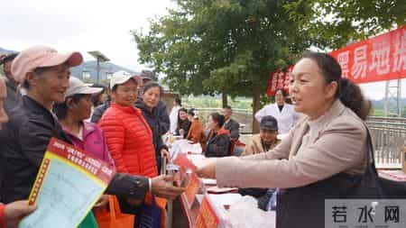 乡村振兴 - 云南景东：不用远走！工作就在家门口