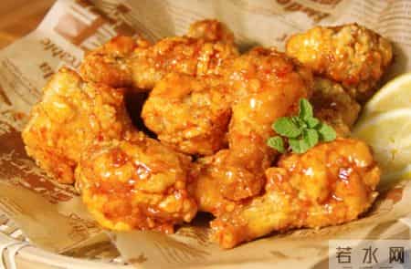 花生是高血压推进器？医生：不想血压飙升，远离2黄2白！