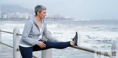 "经常运动"是错的？医生直言：过了60岁，尽量保持4个锻炼习惯