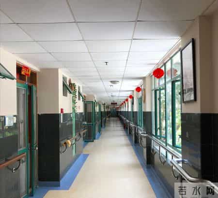 公共浴室变晾晒间？养老机构硬件过剩，背后的需求错配