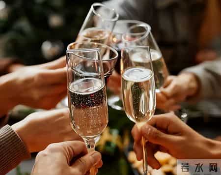 医生坦言：最伤害肾脏的行为，不是喝酒！而是频繁的去做这4件事