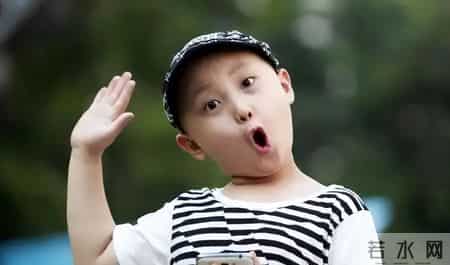 6岁上春晚年入百万，被父母“吸干血”的邓鸣贺，去世前年仅八岁