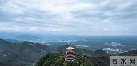 我发现一件很可怕的事：退休后，千万不要长期待在家里