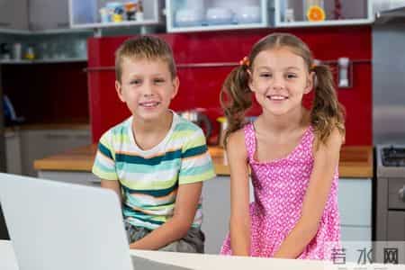 想孩子懂得分亨，要想忍受孩的自私。