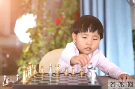 上天正在悄悄庇佑，你家孩子终将成龙成凤，幸福一生