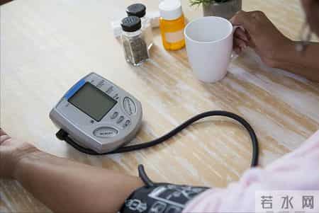 人不会无故得上脑出血？研究发现：得脑出血，背后有5点原因