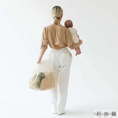 别再当孩子的“贴身保姆”！3个偷懒技巧，养出更省心的孩子！