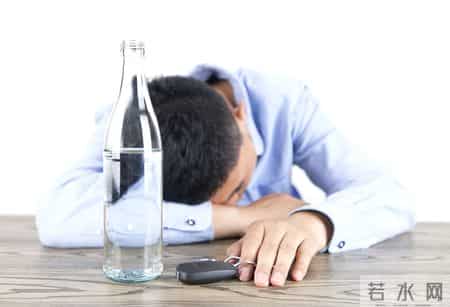 调查得出：每天都喝酒的人，大多到了50岁后，身体或有3种痛苦