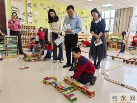 聚焦园本游戏 共探创意建构——金塔县第三幼儿园开展创意建构观摩活动