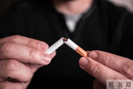 46岁男子戒烟半年后，冠心病离世？医生叮嘱：戒烟但要注意7件事