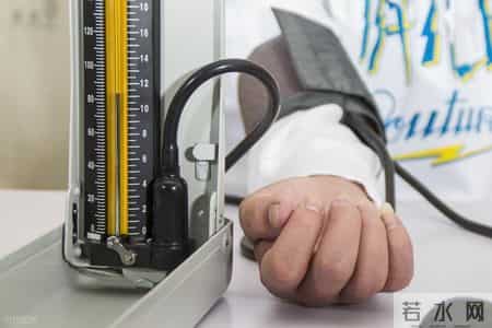 医生忠告：肾病缠身，冬季一定远离这几种行为，容易“病上加病”