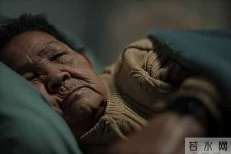 “早睡早起”是不对的？医生：过了67岁，睡觉尽量要做到这4点