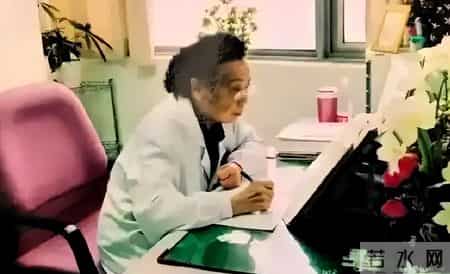 武汉91岁女医离世：终身未嫁无儿女，断着肋骨也要站上手术台