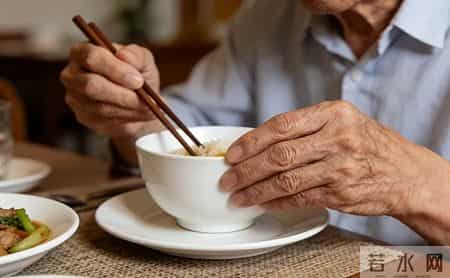 吃饭8分饱被推翻了？医生调查：过了53岁，吃饭尽量要做到这5点