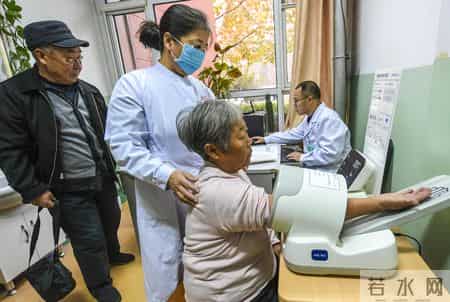 茶叶再次被关注！医生发现：高血脂人常喝茶，或出现这些变化