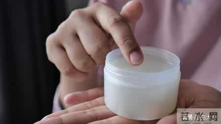 震撼！冬天洗澡别瞎勤快！多久洗1次才健康？搓泥等于毁皮肤？