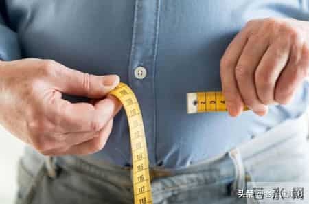 大叔戒烟半年后，心梗去世？医生：戒烟没错，可能与3件事有关