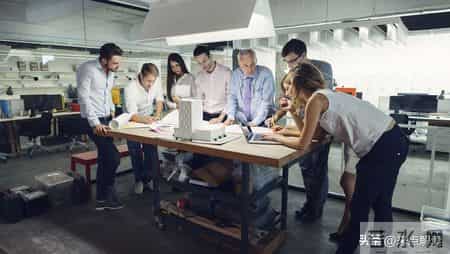 AI抢饭碗的时代，产品经理如何破局？2025实战经验谈