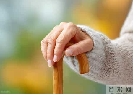 身材决定寿命？研究发现：活过80岁的老人，身材大多有两个特征