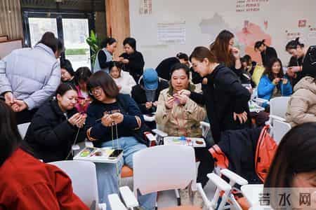 以爱为翼 筑梦新美 —— “幸福明天 新美妈妈”公益项目纪实