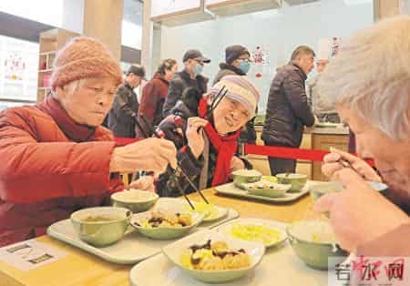 小食堂托起老人“大幸福”
