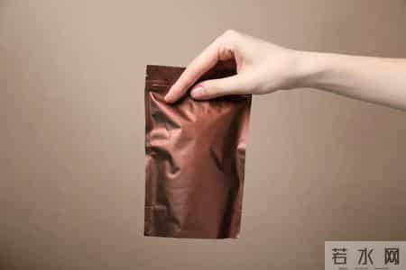 习惯用牙撕包装袋，武汉女大学生得了“怪病”：咳嗽咳了两年