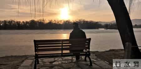 82岁老人临终劝告：有三种养老方式千万不要选，宁愿孤独也别后悔