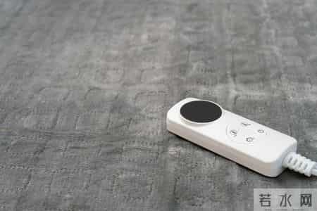 天气大幅降寒，医生呼吁：停止使用电热毯，否则会诱发疾病？