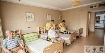 公共浴室变晾晒间？养老机构硬件过剩，背后的需求错配