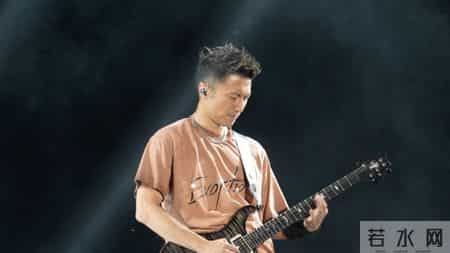 灵魂拷问谢霆锋：2026年了，你的PPT课堂啥时候开课？