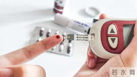 医生研究发现：每日饮酒的糖尿病人，多数临近60岁或有4种异样