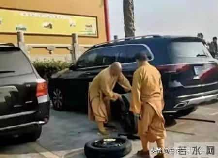 不查不知道！掌控少林寺的释永信，私下有多壕，豪车只是冰山一角